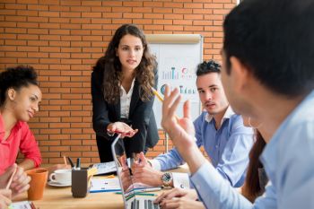 Steek jouw mening niet onder stoelen of banken